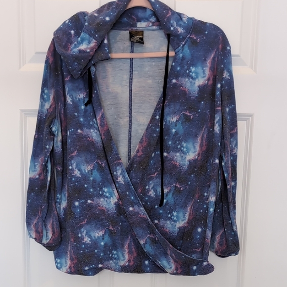 Thinkgeek Tops - 5 for $25 Blue and Purple Graphic Wrap Sweatshirt with 3/4 Sleeves